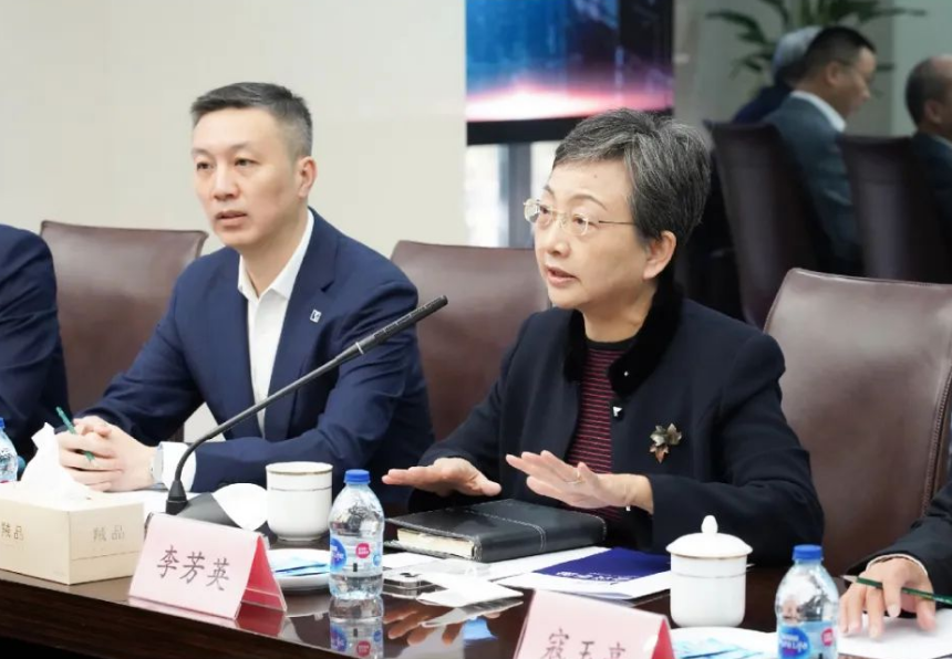 中石化高級(jí)副總裁劉宏斌一行益臨神開參觀考察(圖4)